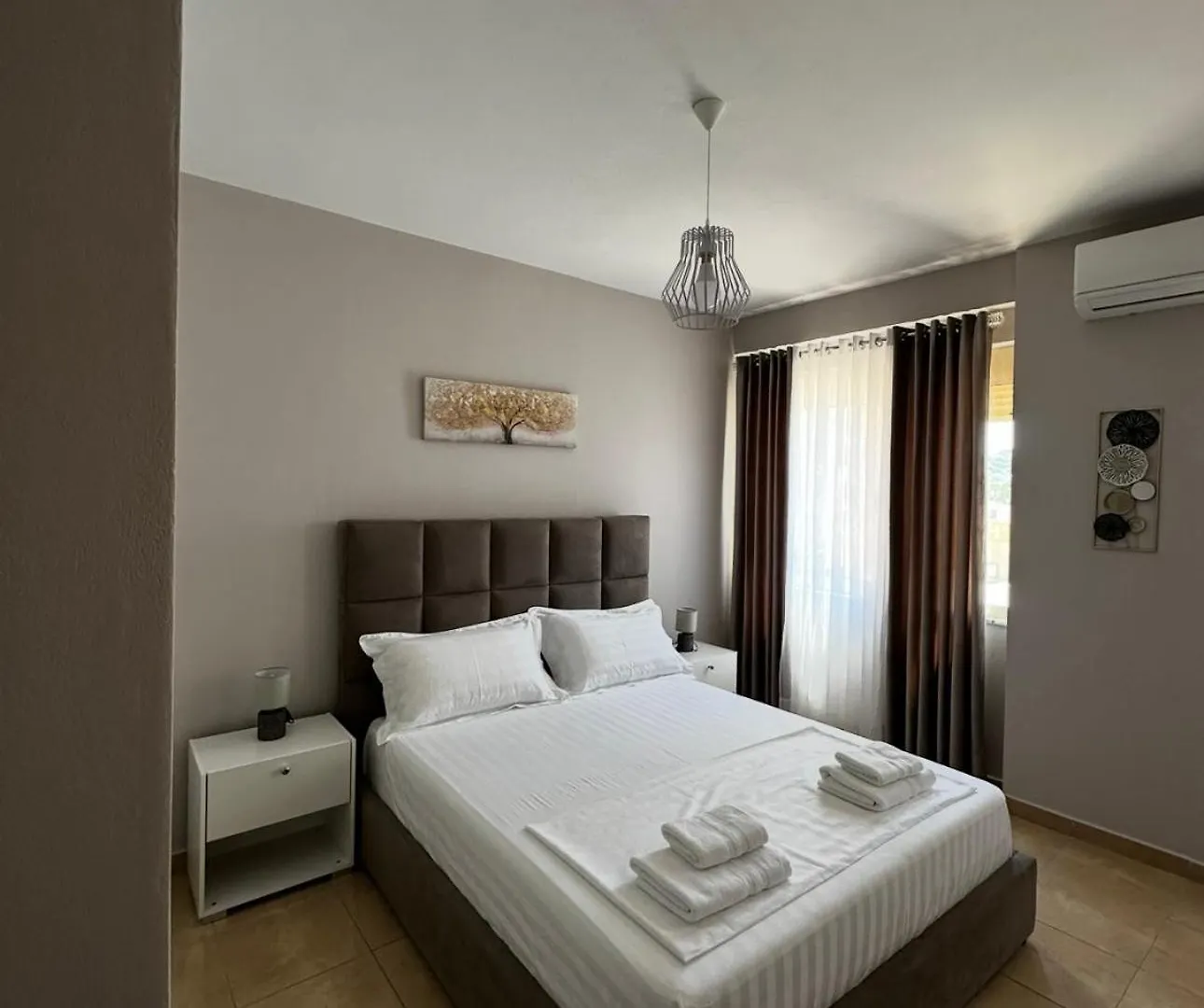 Hemila Apartament Durrës 0*,  Albanien